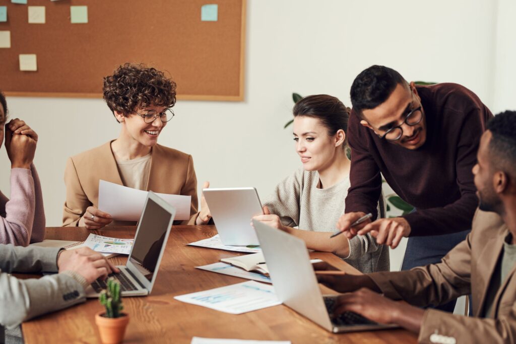 Réunion professionnelle - travail collaboratif - Interculturel - management - diversité